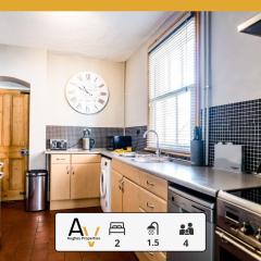 Chic Two-Bedroom House - Central, Garden, Fast Wi-Fi, Perfect for Business or leisure Travellers By AV Hughes Properties