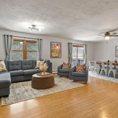 Dual Home Retreat! Walk Between Both! Sleeps 28