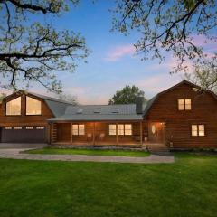 Sugar Rock Lodge Log Cabin on Tablerock Lake