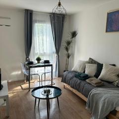 Studio cosy Gare à 1 min Accès Paris rapide