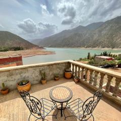 lake view, comfortable artistic design