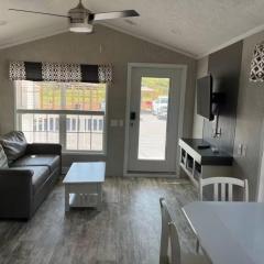 Peaceful Tiny Home - Mins to Bald River & Downtown
