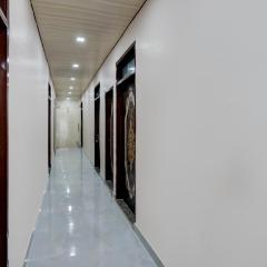 Hotel O Flagship Siddharth Hotel Yamuna Vihar C Block Stand
