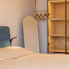 Cozy Suite Among the Highest Floors - Free Parking