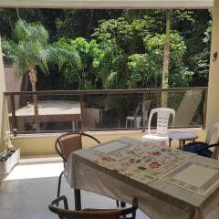 Apartamento a 450m da Praia de Pitangueiras, Guarujá