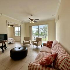New Charming FL Condo & Fast Wi-Fi