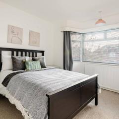 Entire House-Long Stays in Gloucester-Contractors- Families