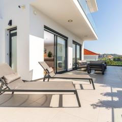 Villa Fenix II by Madeira Dream Stays