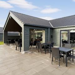 Cozy Home In Glesborg With Sauna