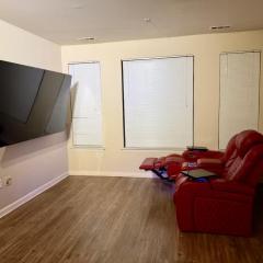 Private Room and Bathroom in Revere