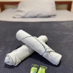 Quarto simples no centro