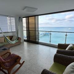 Beachfront apartment in Salinas Malecom