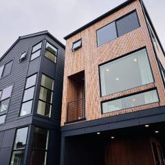 Newly Built 3-Story Home • Parking • Alki Beach