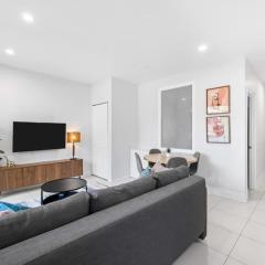 Stylish 2BR Retreat by Queen West