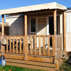 Mobil-home 24m² avec Terrasse - Pour 4 Personnes - API-1-52-1044