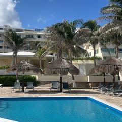Beachfront Apartment in Cancun