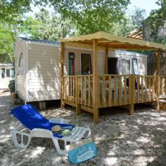 Mobil-home 29m² avec terrasse et salon de jardin à Hyères - API-1-52-1118