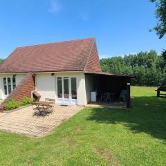 Gîte avec terrasse à La Douze, idéal pour 5 personnes - API-1-52-1079
