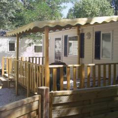 Mobil home confortable avec terrasse à Hyères - API-1-52-1092