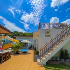 Le poulet poolvilla khanom