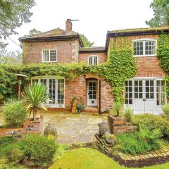 Apple House by Staycay