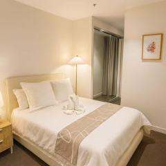 Stylish Southbank Apartment Prime Location