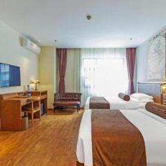 James Joyce Coffetel Xi'an Lingtong The Terracotta Army Huaqingchi University Town Metro Station