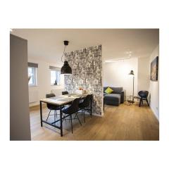 Q-Stall, Apartment 05