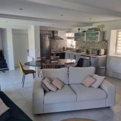 Maison en pierre indépendante