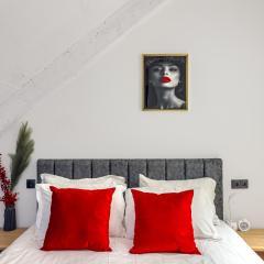 Ruby Chic Avlabari Suite