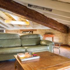 A 16th-century attic penthouse with a terrace