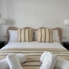 Deanes Califa Suites 5