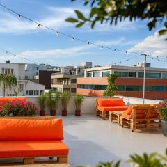 Graffiti Hotel Rooftop - Central Location