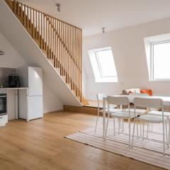 Modern top-floor apartment for 6 in Friedrichshain