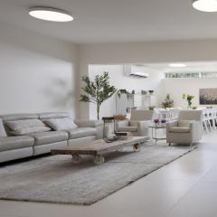 האיצטדיון 6 -בית גדול ומפנק