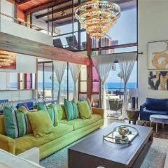 Oceanfront Six-Bedroom Estate With Expansive Coast-to-Coast Views