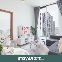 StayShort - JVC sleeps 4 with Amazing Swimming Pool!