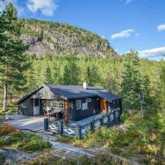 Cabin At The Foot Of Andersnatten