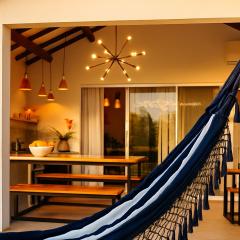 Casa com piscina e vista para o vale em Caraíva