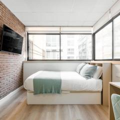 Square Rooms by Charming