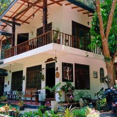 Villa25 Homestay free pick up from the centre