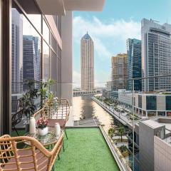 Brand New Building! 2 Double Bed! Ideal Location with 5-star Pool and Gym!