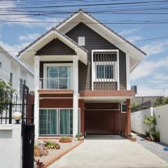 Browny house - Doi Suthep View