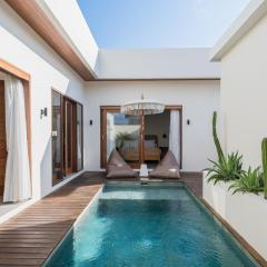 Canggu 2BR Private Pool Villa - Near Batu Bolong