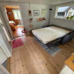 Thilens cottage by lake Bunn