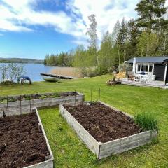 Thilens cottage by lake Bunn