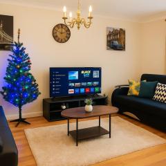 Modern 3-Bedroom, Free Parking, Big Garden, Pet Friendly, Super-fast WiFi!