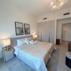 1BR Yas Golf Collection, short walk to Water Park