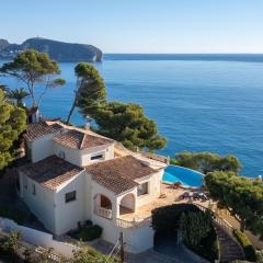 Villa Gaviota by Abahana Villas