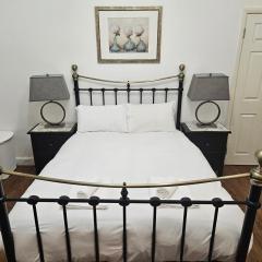 Ground Floor 1BDR Garden Flat South Croydon